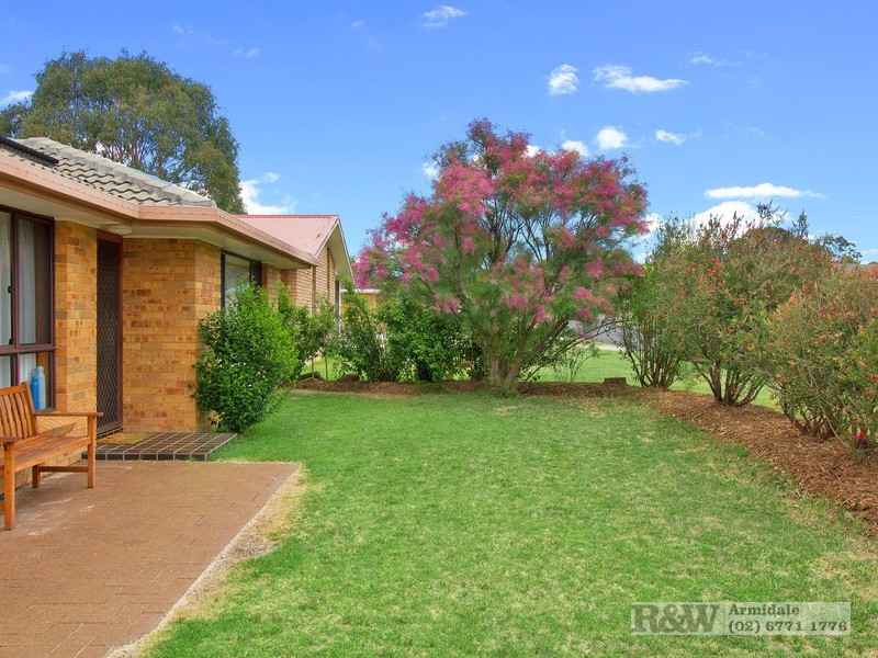 19 Centennial Close, Armidale NSW 2350