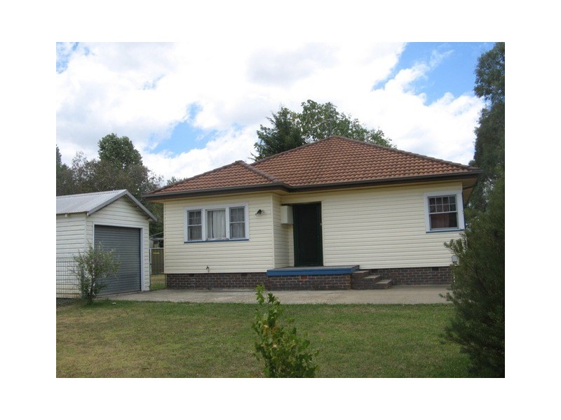 12 Samuelson Crescent, Armidale NSW 2350