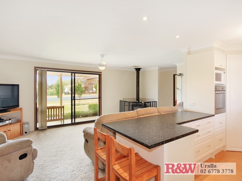 32 Dumaresq Street, Uralla NSW 2358