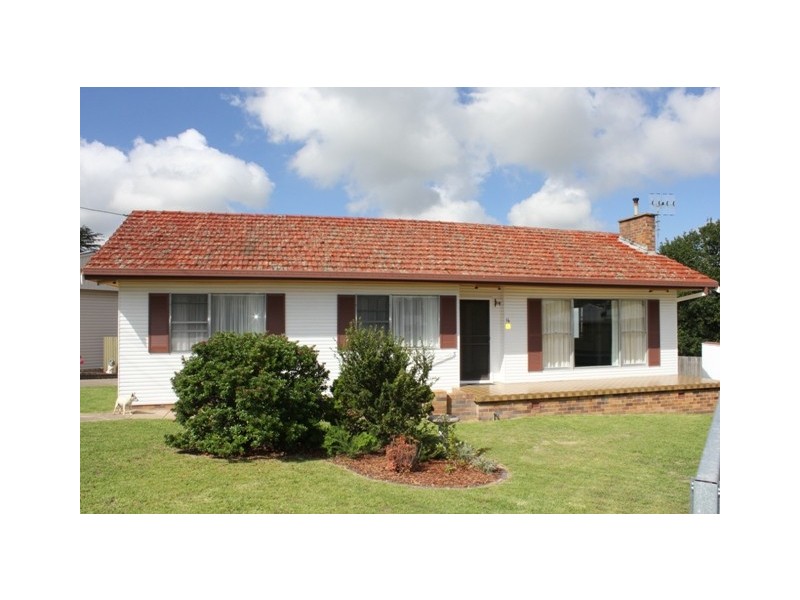 16 King Street, Uralla NSW 2358