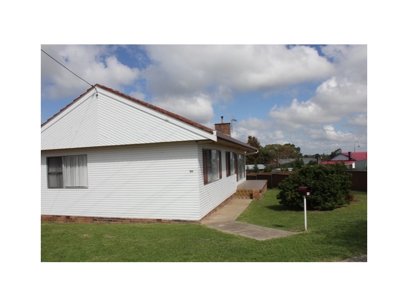 16 King Street, Uralla NSW 2358