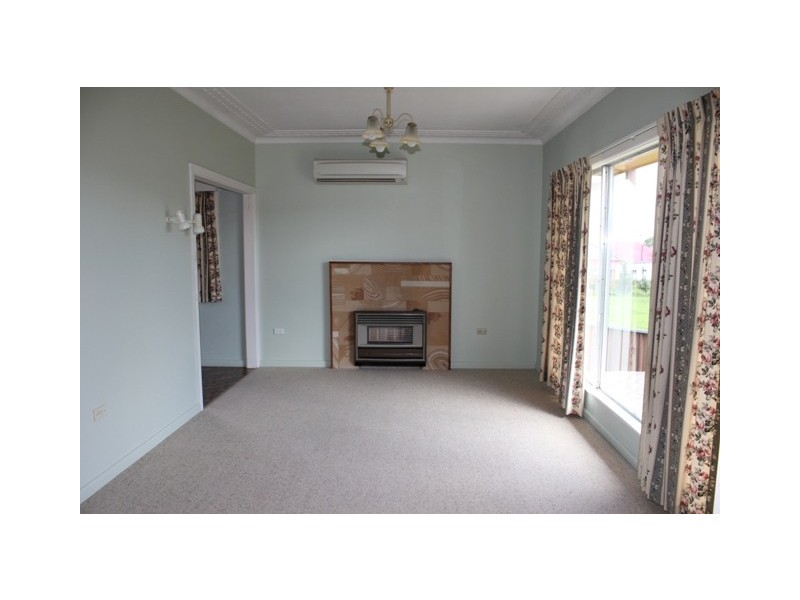 16 King Street, Uralla NSW 2358