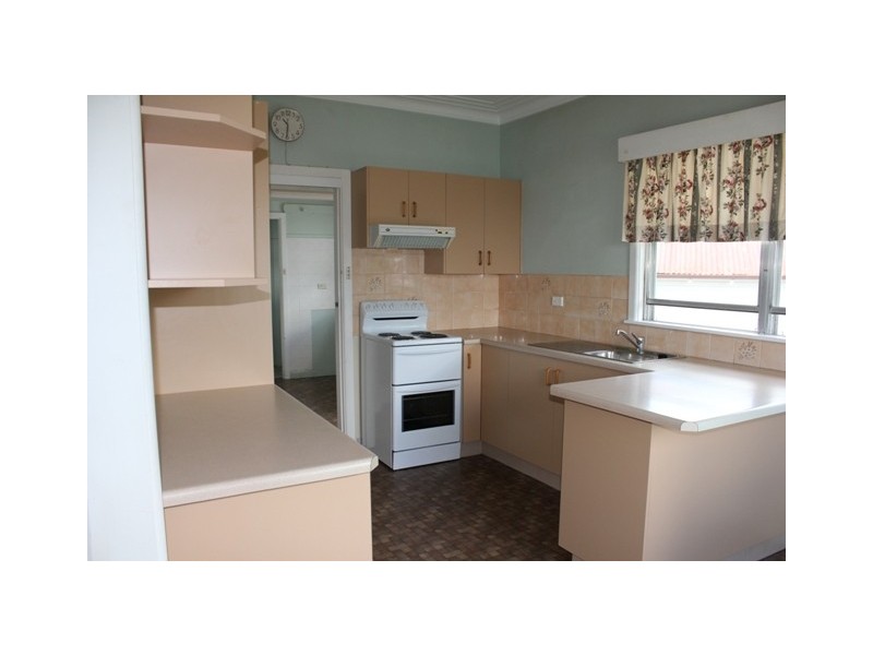 16 King Street, Uralla NSW 2358