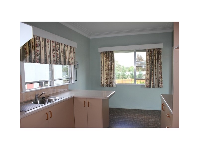 16 King Street, Uralla NSW 2358