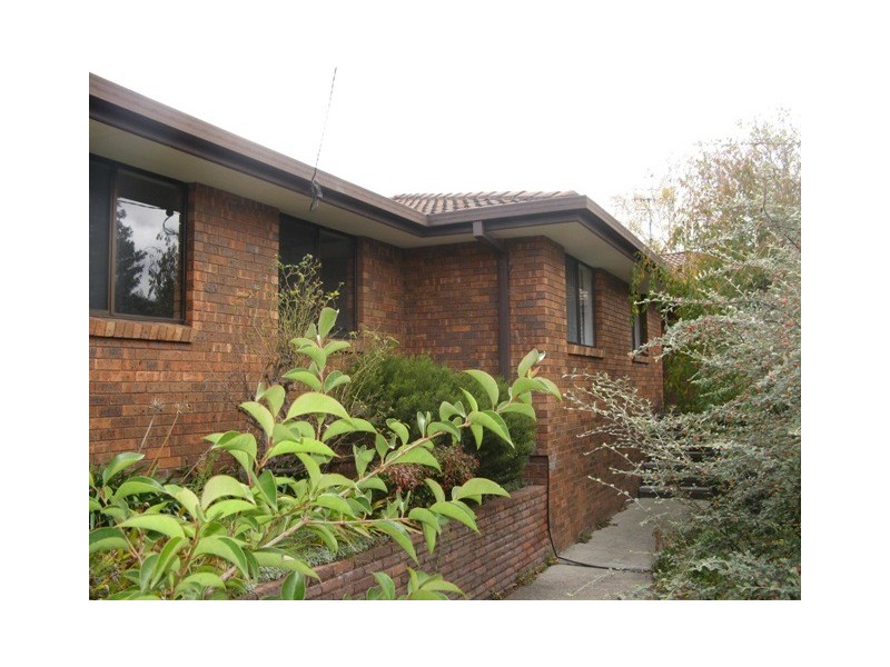 13 Newbury Drive, Armidale NSW 2350