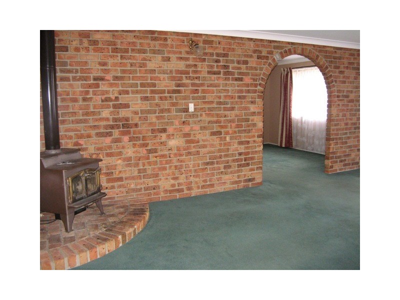 13 Newbury Drive, Armidale NSW 2350
