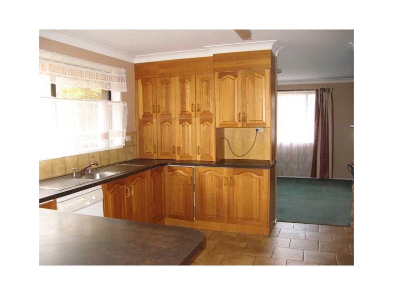 13 Newbury Drive, Armidale NSW 2350