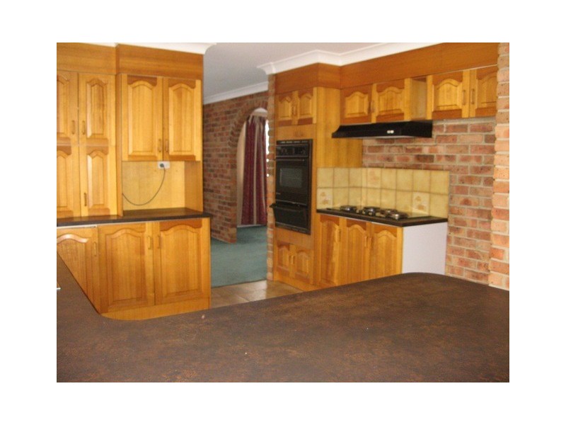 13 Newbury Drive, Armidale NSW 2350