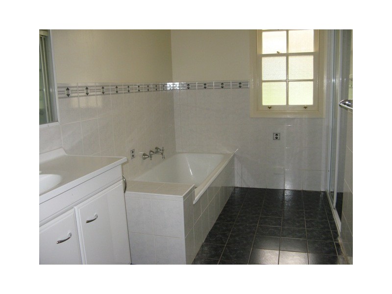 139 Kirkwood Street, Armidale NSW 2350