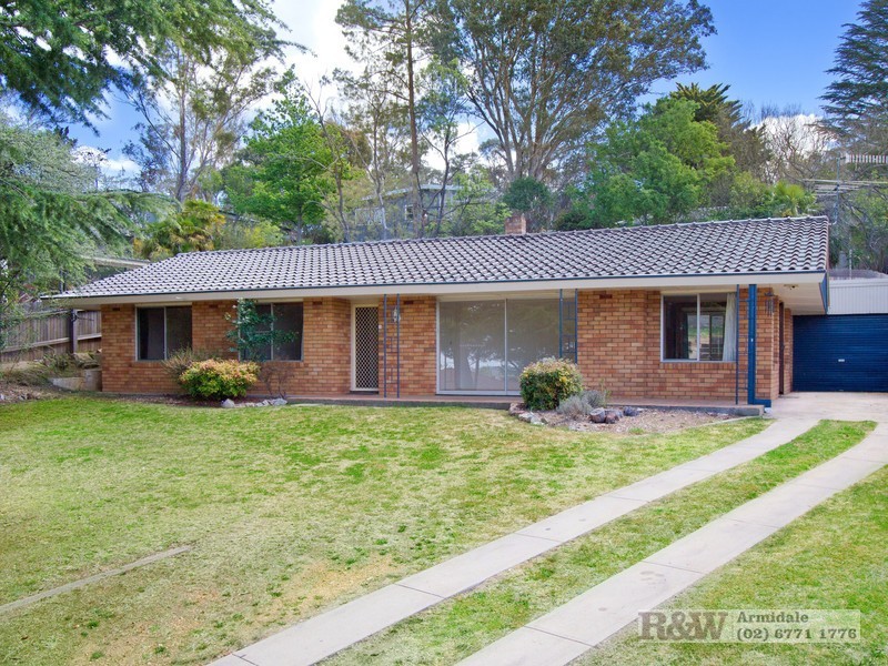4 Laurence Ave, Armidale NSW 2350
