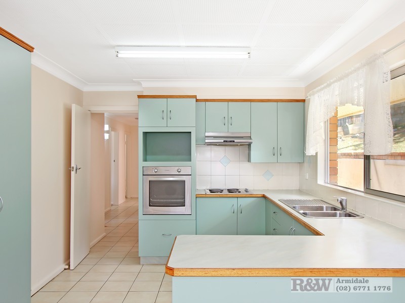 4 Laurence Ave, Armidale NSW 2350