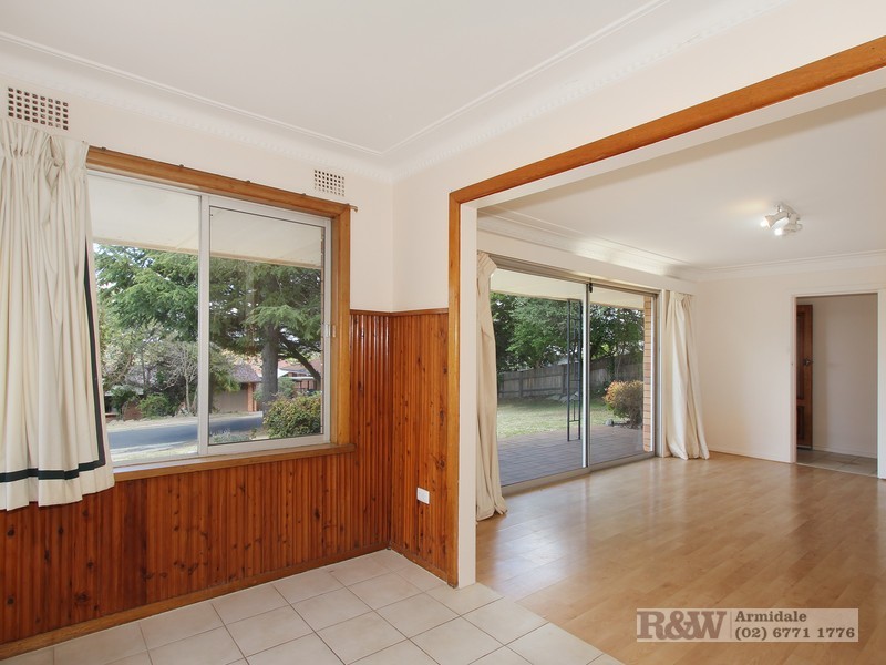4 Laurence Ave, Armidale NSW 2350