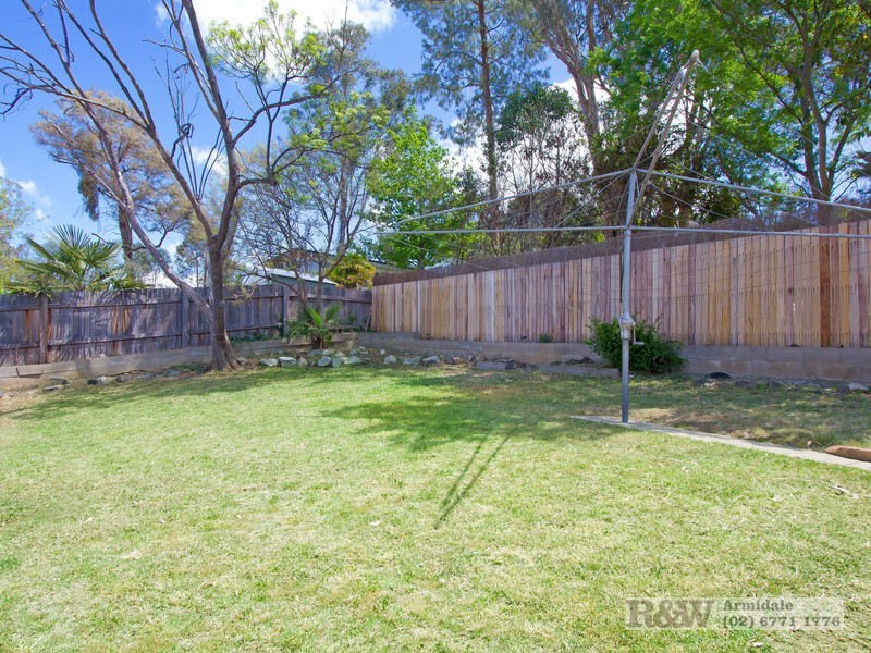 4 Laurence Ave, Armidale NSW 2350