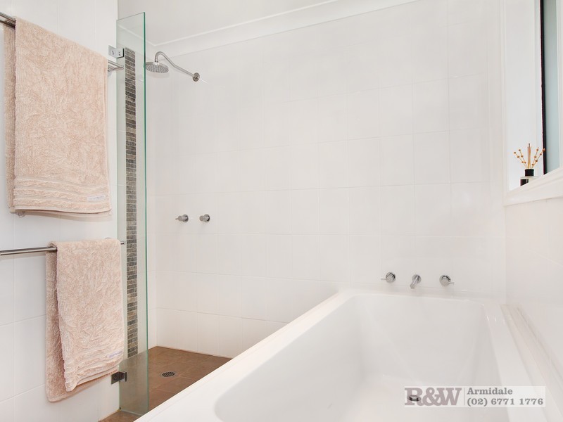 9 The Boulevarde, Armidale NSW 2350