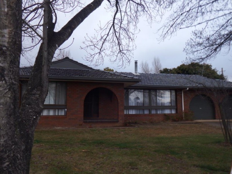 12 Dalton Drive, Armidale NSW 2350