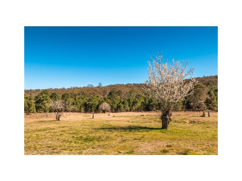 3 McDonald Lane, Rocky River NSW 2358