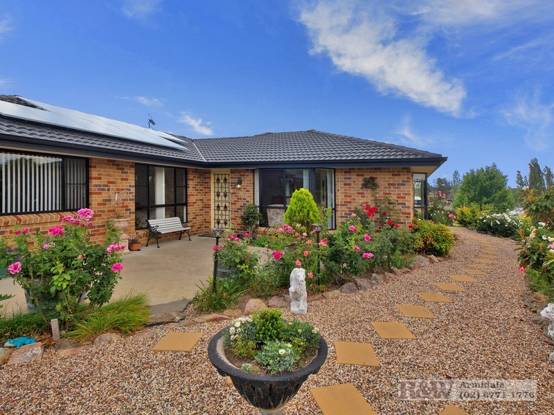 3 Sandon Close, Uralla NSW 2358
