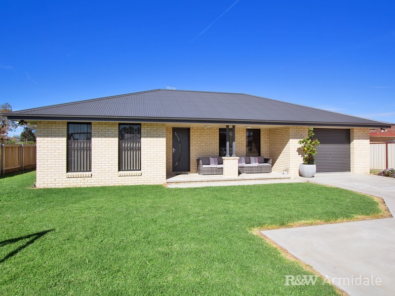 2A Dumaresq Street, Uralla NSW 2358