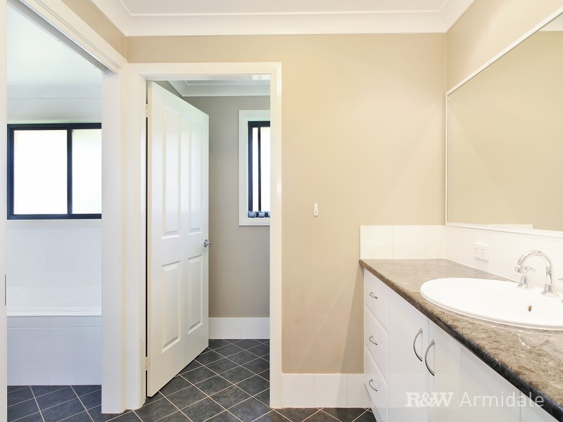 2A Dumaresq Street, Uralla NSW 2358