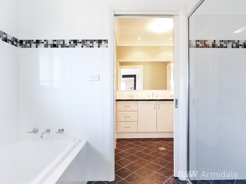 2A Dumaresq Street, Uralla NSW 2358