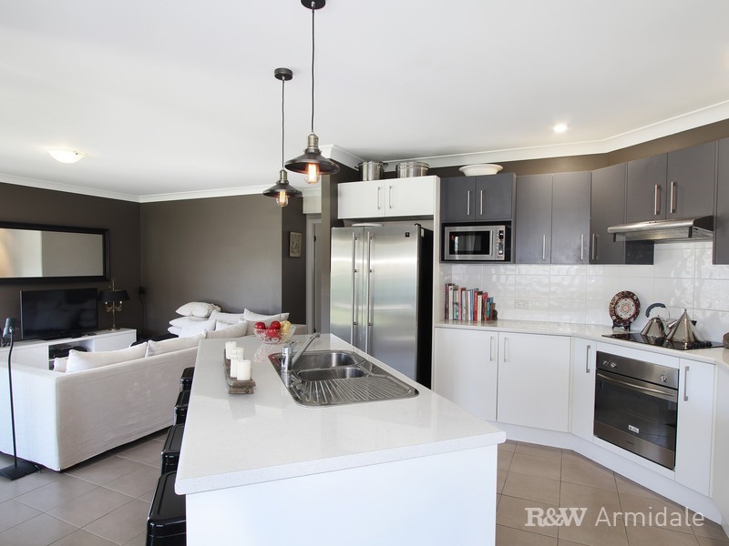 40 Albion Close, Armidale NSW 2350