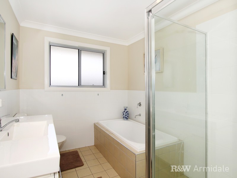 40 Albion Close, Armidale NSW 2350