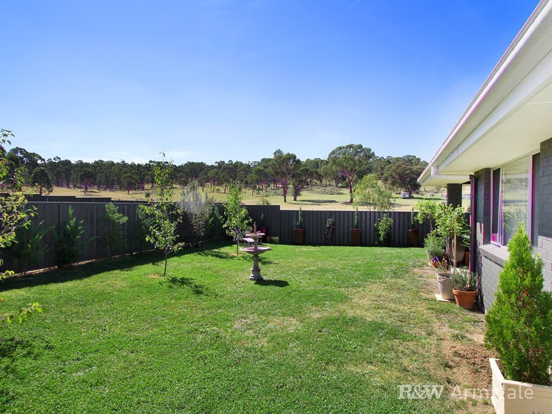 40 Albion Close, Armidale NSW 2350