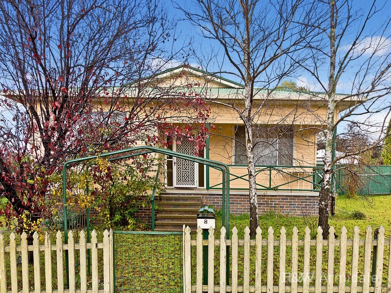 8 Park Street, Uralla NSW 2358