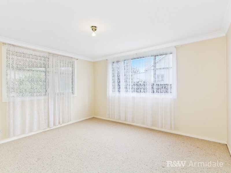 8 Park Street, Uralla NSW 2358