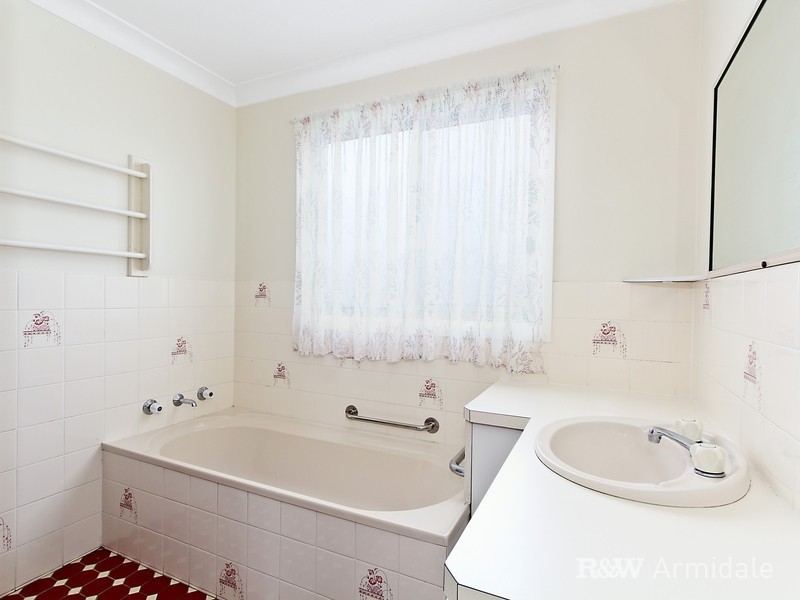 8 Park Street, Uralla NSW 2358