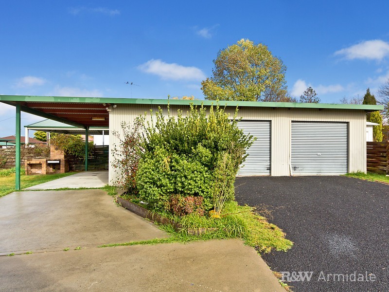 8 Park Street, Uralla NSW 2358