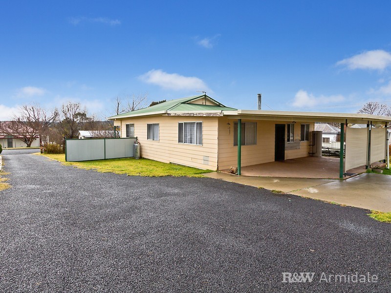 8 Park Street, Uralla NSW 2358