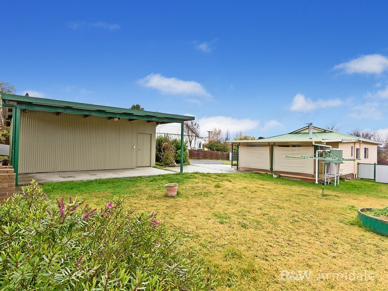 8 Park Street, Uralla NSW 2358