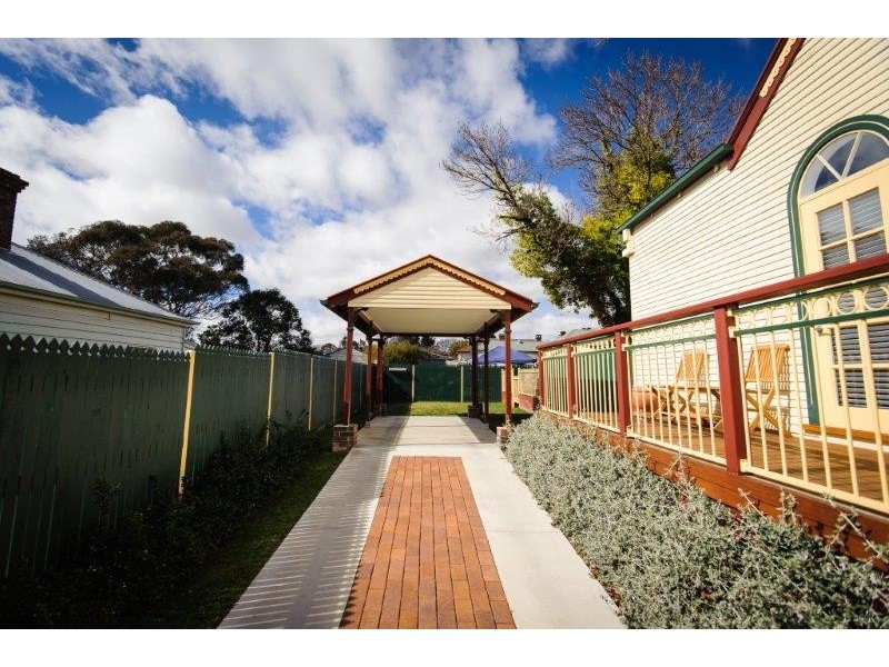 173 Brown Street, Armidale NSW 2350