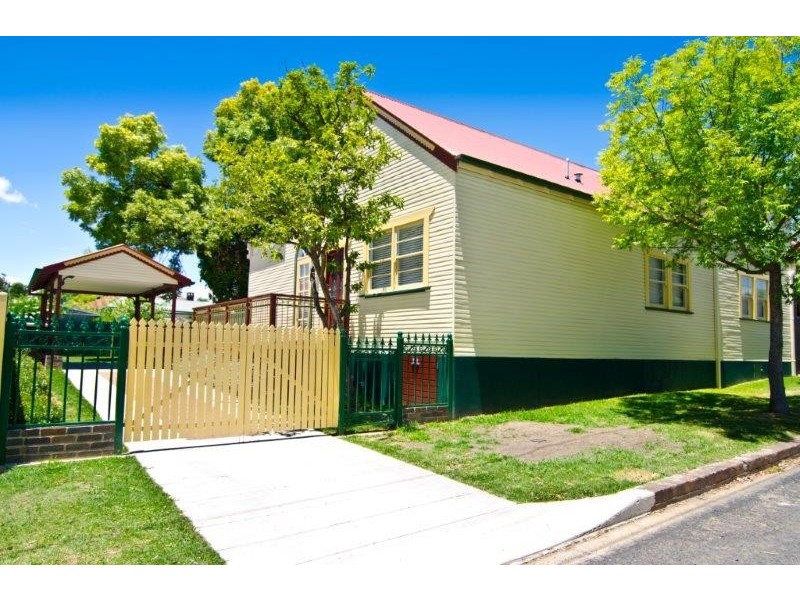 173 Brown Street, Armidale NSW 2350