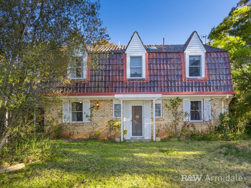 16 Caroline Crescent, Armidale NSW 2350