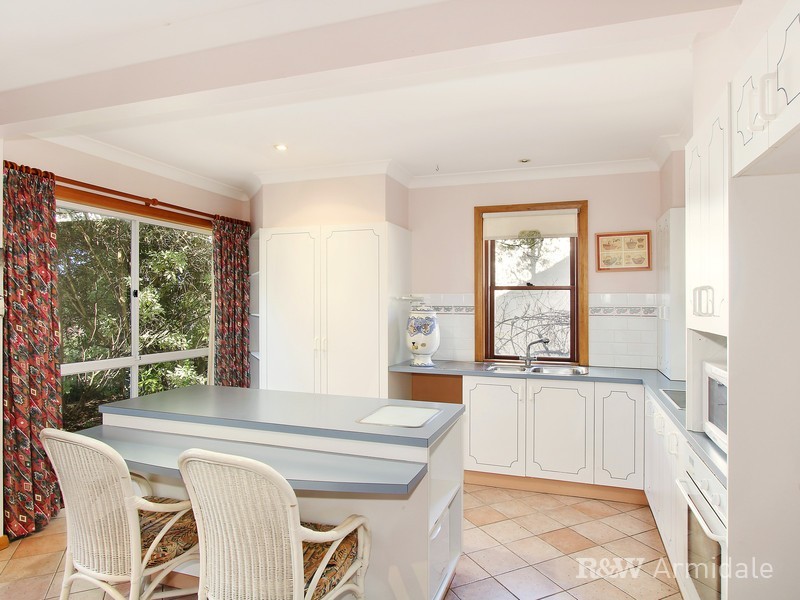 16 Caroline Crescent, Armidale NSW 2350