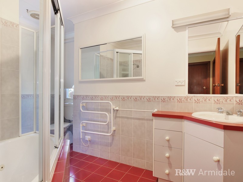 16 Caroline Crescent, Armidale NSW 2350