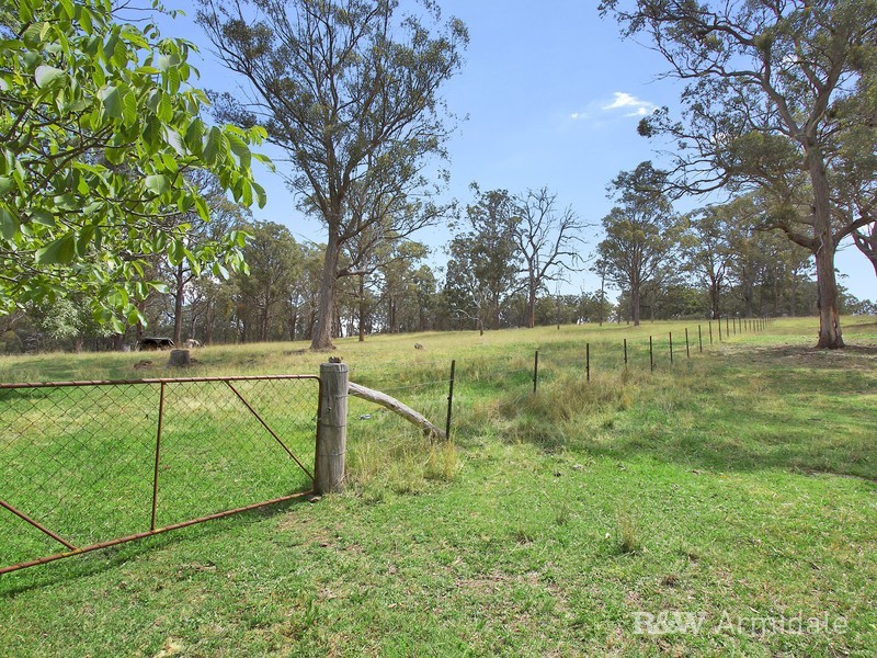 21 Trelawney Road, Armidale NSW 2350