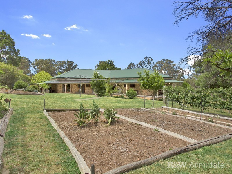 21 Trelawney Road, Armidale NSW 2350