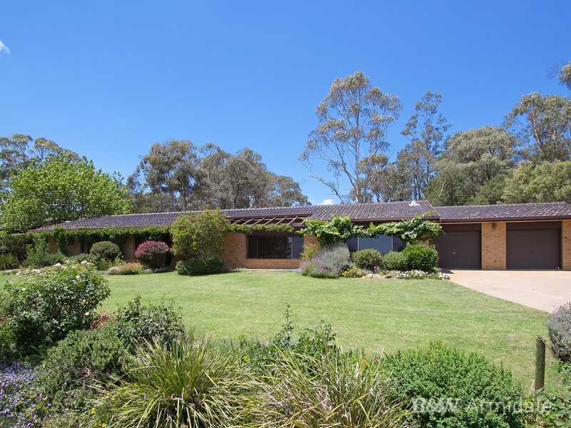 24 Bishop Crescent, Armidale NSW 2350