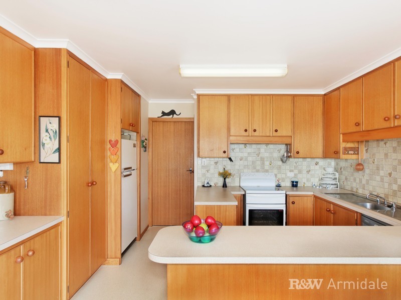 24 Bishop Crescent, Armidale NSW 2350