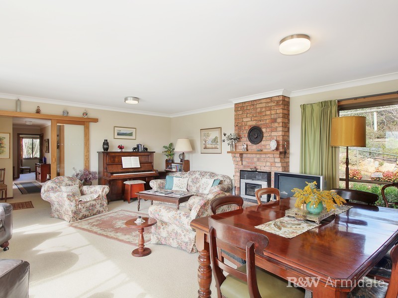 24 Bishop Crescent, Armidale NSW 2350