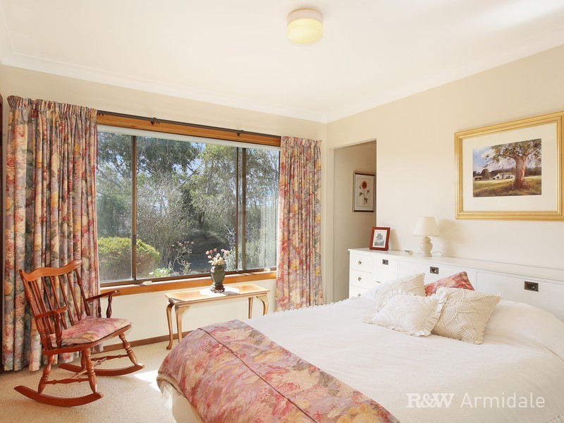 24 Bishop Crescent, Armidale NSW 2350