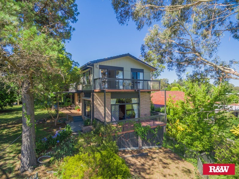 11 Hughes Place, Armidale NSW 2350