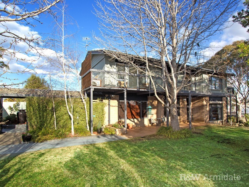 11 Hughes Place, Armidale NSW 2350