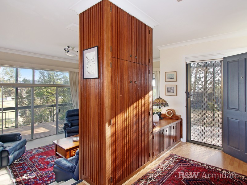 11 Hughes Place, Armidale NSW 2350