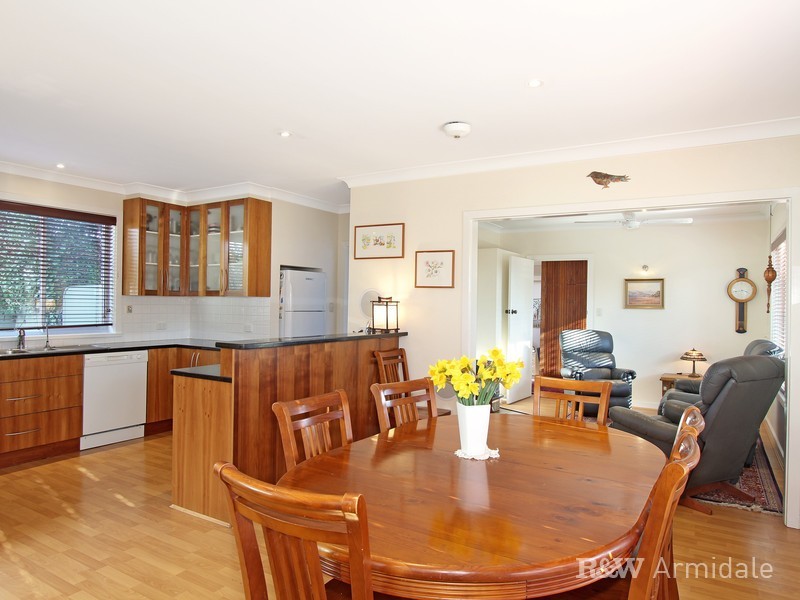 11 Hughes Place, Armidale NSW 2350