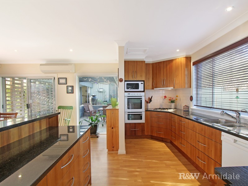 11 Hughes Place, Armidale NSW 2350