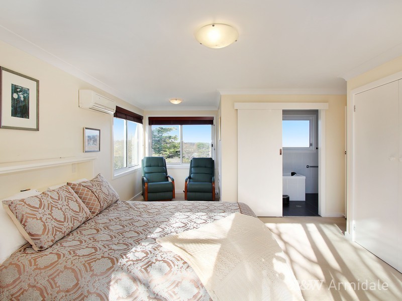 11 Hughes Place, Armidale NSW 2350